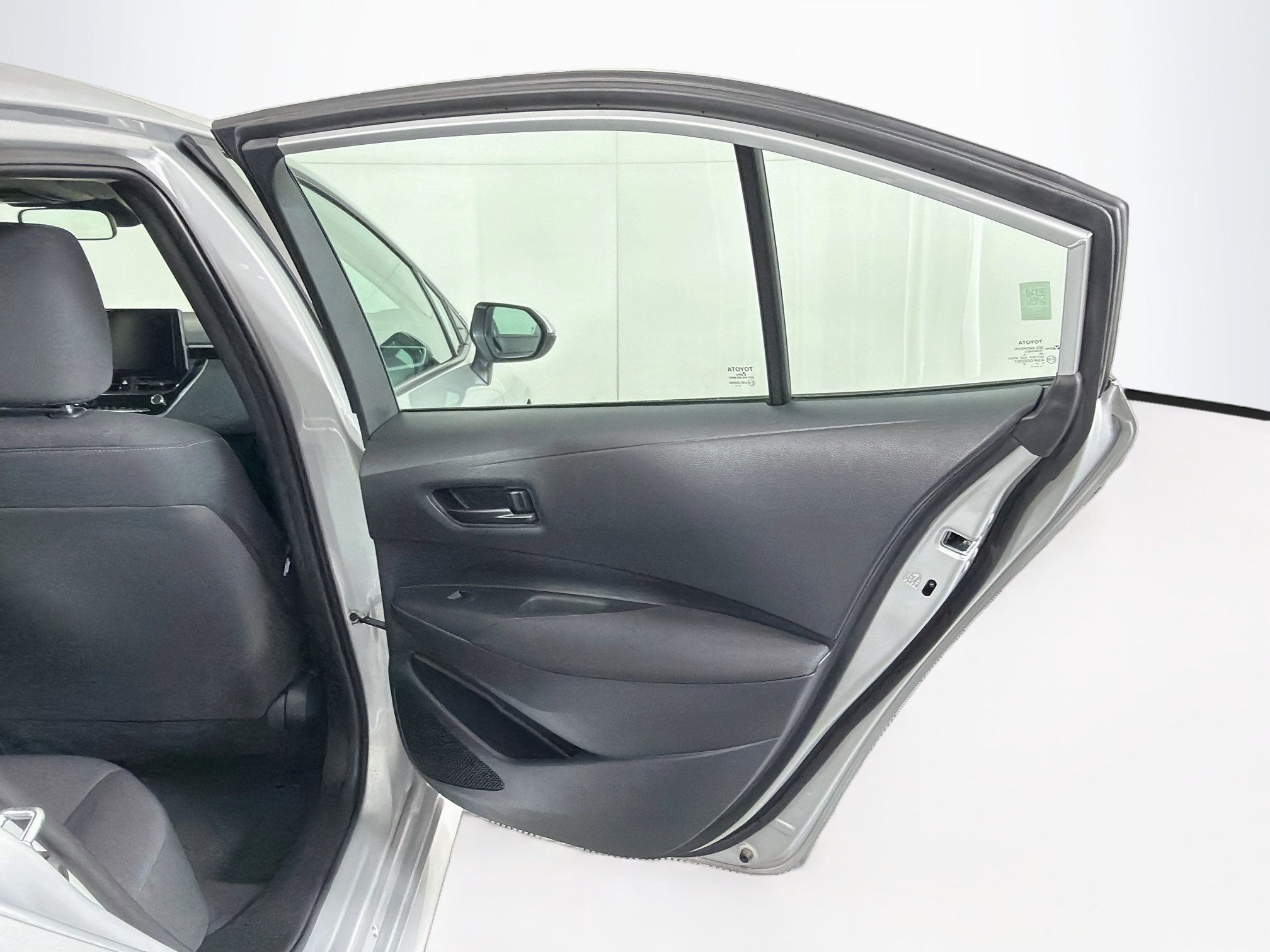 Used 2026 Toyota Corolla LE FWD image 28