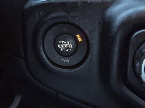 Used 2022 Jeep Wrangler Unlimited Sahara image 25