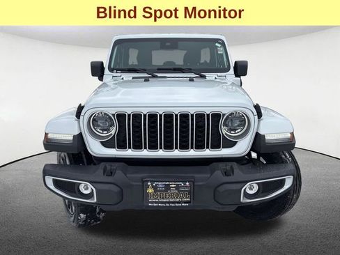 Used 2025 Jeep Wrangler Unlimited Sahara w/ Safety Group image 4