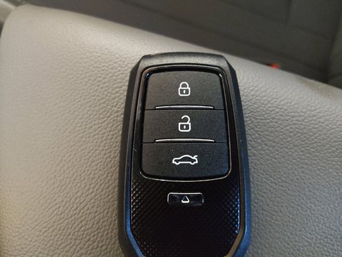 Used 2025 Hyundai Elantra Sport FWD image 32