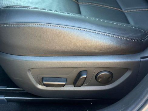 Used 2025 MAZDA CX-50 AWD 2.5 Hybrid w/ Premium Pkg image 22