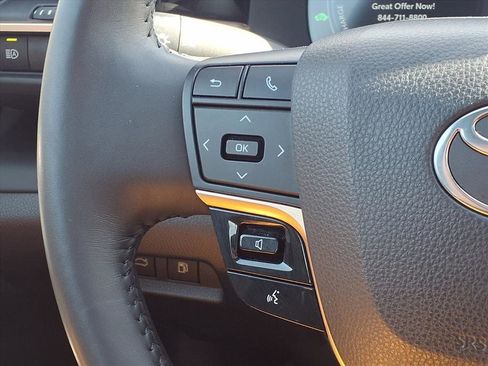 Used 2023 Toyota Crown XLE image 14