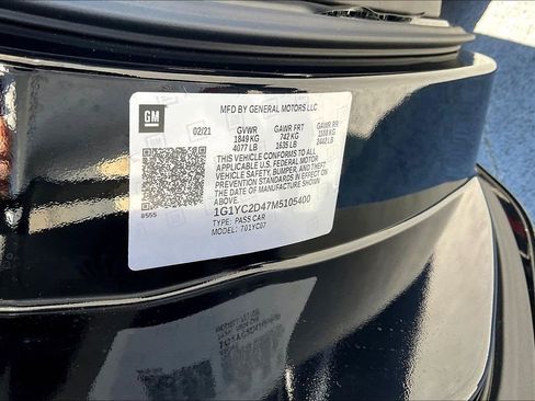Used 2021 Chevrolet Corvette Stingray Premium Cpe w/ Z51 Performance Package RWD image 17