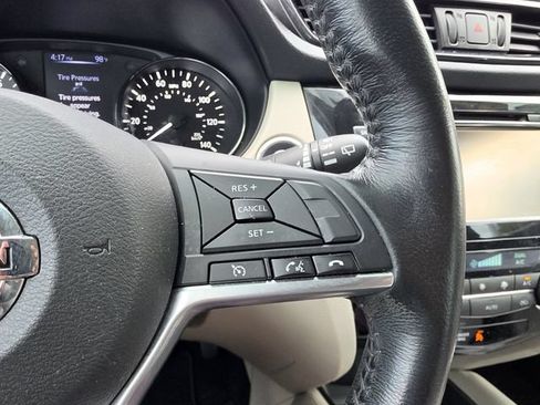 Used 2017 Nissan Rogue Sport SL FWD image 22