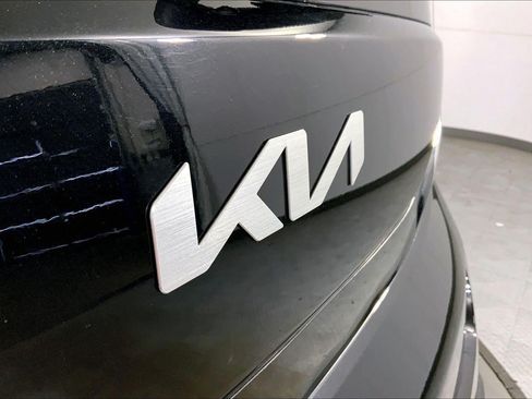 Certified 2025 Kia Soul LX w/ LX Technology Package FWD image 29
