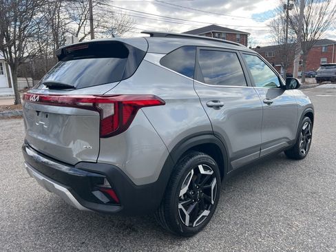 Certified 2025 Kia Seltos SX w/ SX Sunroof Package image 4