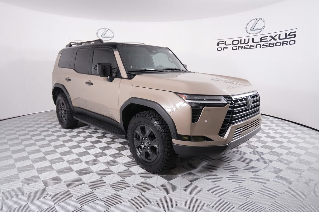 Used 2024 Lexus GX 550 AWD/4WD image 3