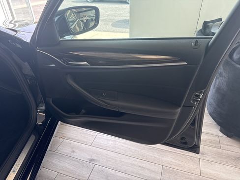 Used 2018 BMW 530e w/ Premium Package 2 RWD image 21