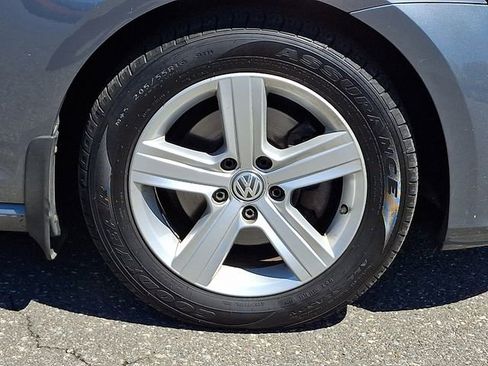 Used 2017 Volkswagen Golf S FWD image 27