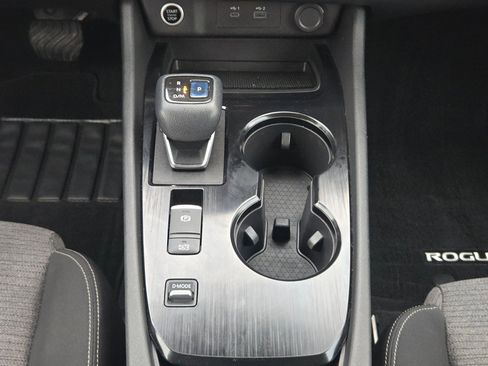 Used 2021 Nissan Rogue S image 19