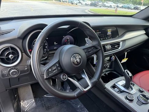 Used 2024 Alfa Romeo Stelvio Veloce AWD/4WD image 13