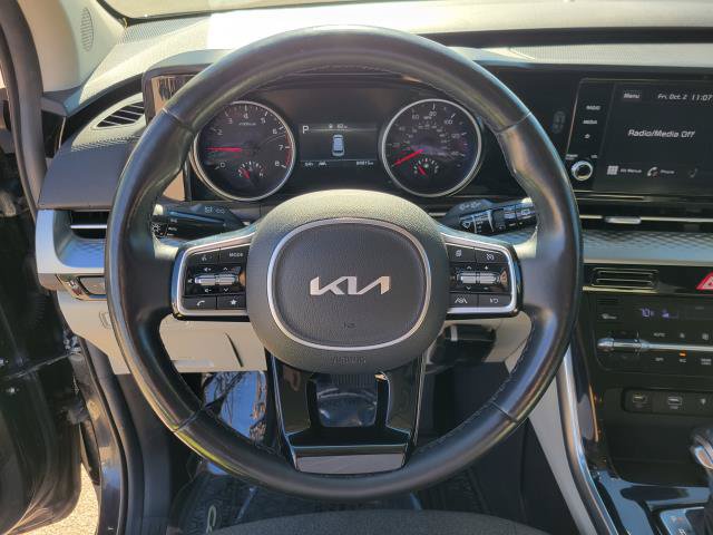 Used 2022 Kia Carnival LX FWD image 25