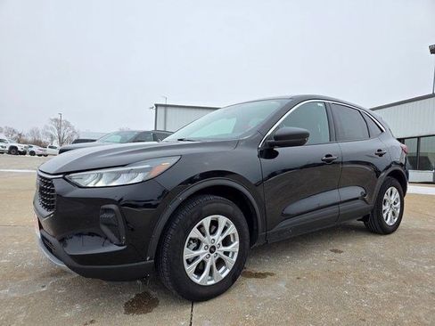 Used 2024 Ford Escape Active AWD/4WD image 3