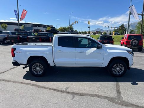 Used 2024 Chevrolet Colorado LT w/ LT Convenience Package AWD/4WD image 7