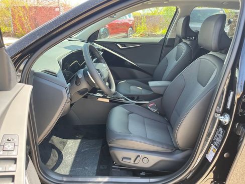 New 2026 Kia Niro EX FWD image 13