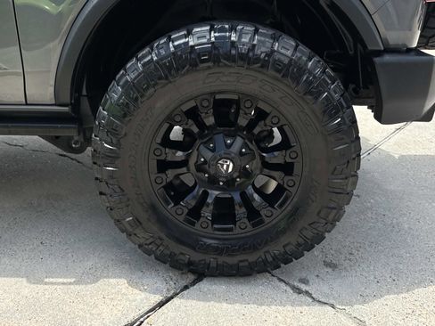 Used 2023 Ford Bronco 2-Door AWD/4WD image 4