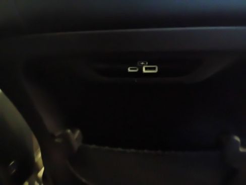 Used 2023 Chrysler Pacifica Touring-L FWD image 37
