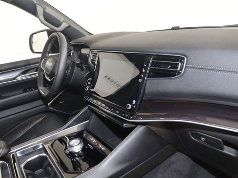 Used 2023 Jeep Wagoneer 4WD w/ Premium Group I image 45
