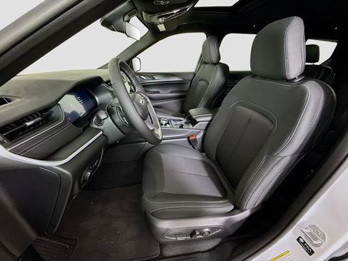 New 2026 Jeep Grand Cherokee L 4WD image 19