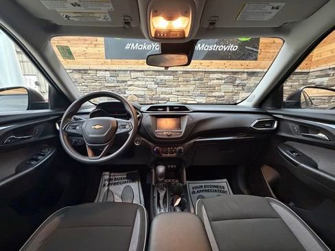 Used 2022 Chevrolet TrailBlazer LT w/ Driver Confidence Package FWD image 16