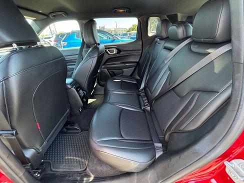 Used 2025 Jeep Compass Trailhawk AWD/4WD image 24
