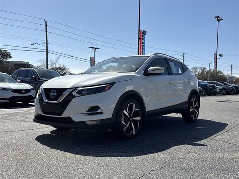 Used 2022 Nissan Rogue Sport SL w/ Premium Package image 9