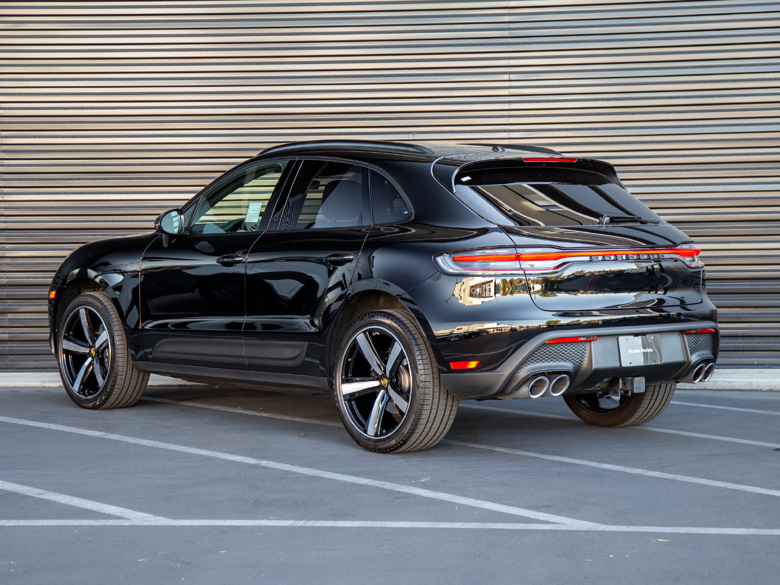 Certified 2026 Porsche Macan AWD/4WD image 3