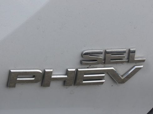 Used 2024 Mitsubishi Outlander 4WD Plug-In Hybrid image 8