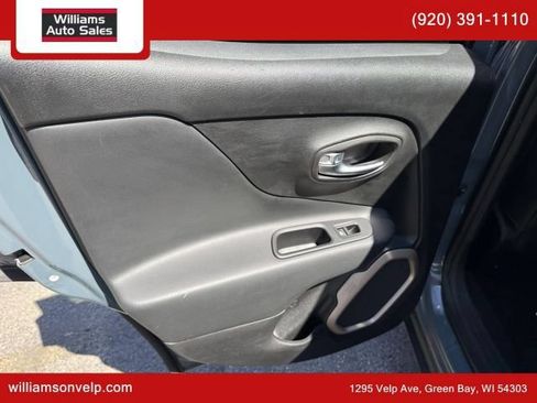 Used 2017 Jeep Renegade Limited FWD image 11