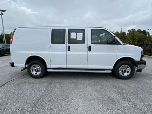 Used 2020 GMC Savana 2500 w/ Driver Convenience Package image 8