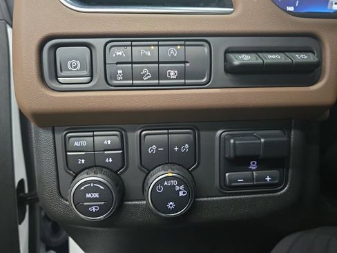 Used 2024 Chevrolet Tahoe High Country image 26