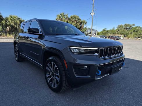 Used 2022 Jeep Grand Cherokee Overland AWD/4WD image 10