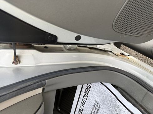 Used 2006 Nissan Frontier LE image 26