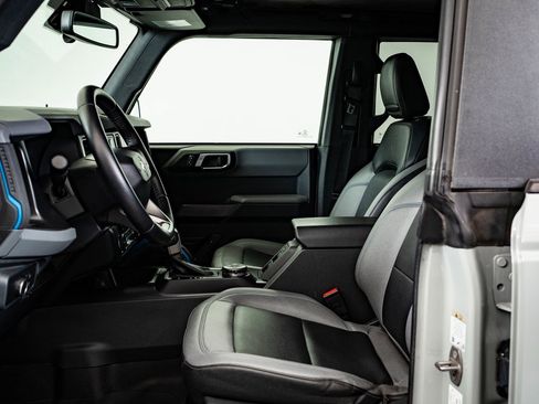 Used 2021 Ford Bronco Black Diamond image 26