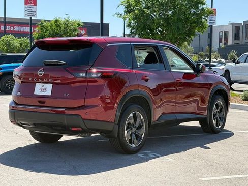 Certified 2024 Nissan Rogue SV FWD image 6