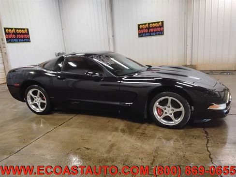 Used 2004 Chevrolet Corvette Coupe w/ Preferred Equipment Group image 2
