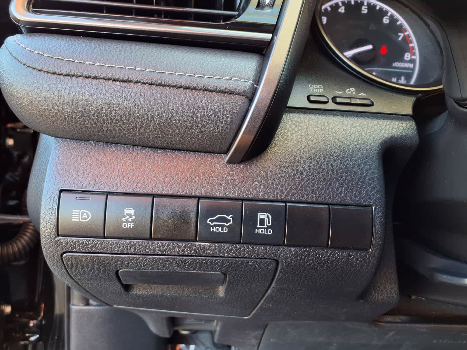 Used 2022 Toyota Camry SE w/ Carpet Mat Package (TMS) FWD image 16