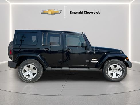 Used 2011 Jeep Wrangler Unlimited Sahara AWD/4WD image 4