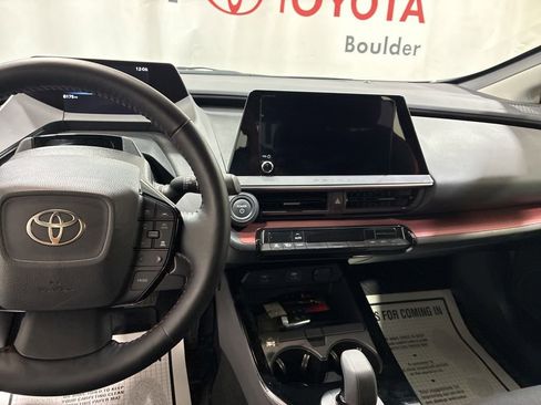 Used 2025 Toyota Prius Plug-In Hybrid FWD image 27