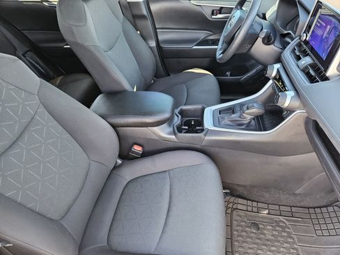 Used 2024 Toyota RAV4 XLE FWD image 12