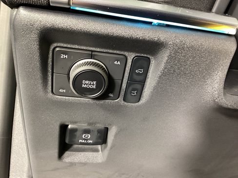 New 2025 Ford Expedition Platinum w/ Stealth Performance Package image 21