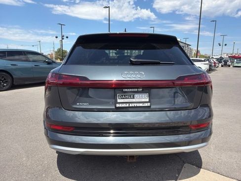 Used 2019 Audi e-tron Prestige w/ Prestige Package AWD/4WD image 7