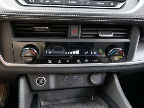 Certified 2023 Nissan Rogue SV AWD/4WD image 19