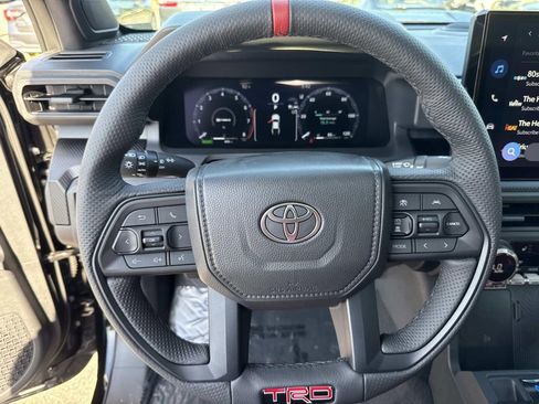 Used 2025 Toyota Tacoma TRD Pro AWD/4WD image 47