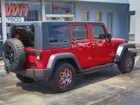 Used 2010 Jeep Wrangler Unlimited Sport AWD/4WD image 14
