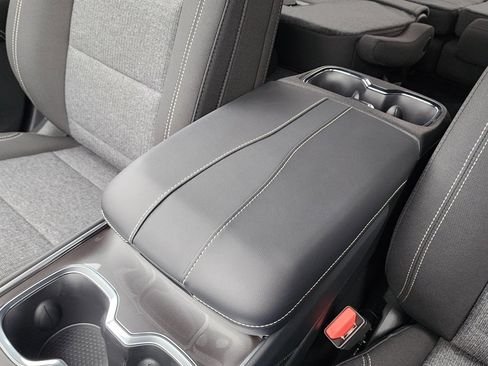 New 2026 GMC Acadia Elevation image 32