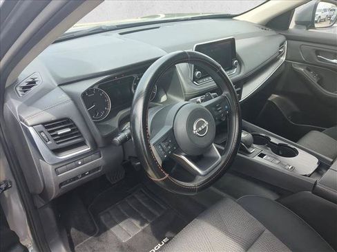 Used 2024 Nissan Rogue SV FWD image 10