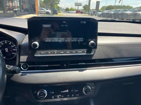 Used 2024 Mitsubishi Outlander SE FWD image 13