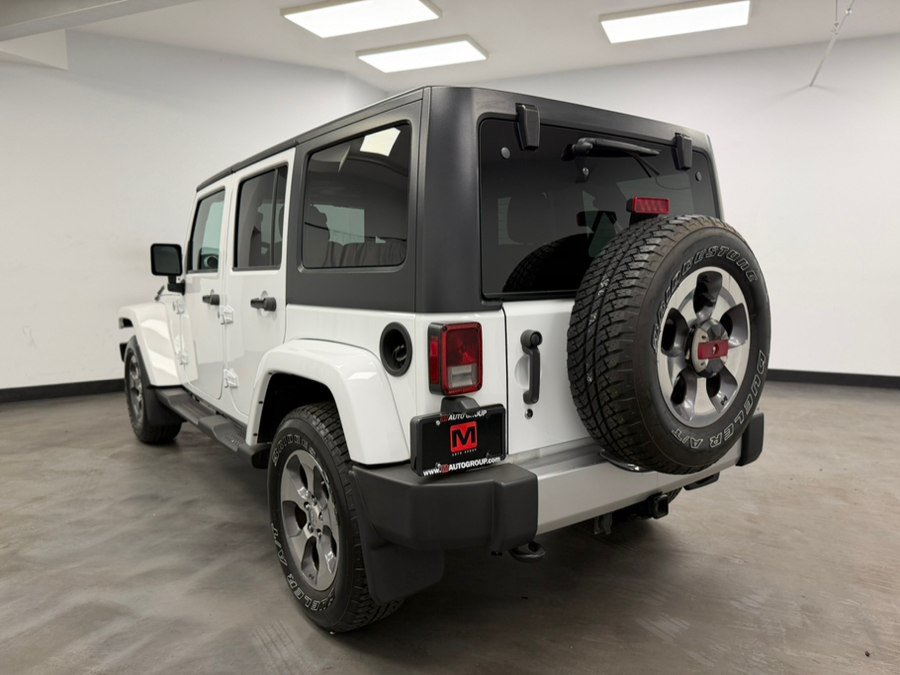 Used 2017 Jeep Wrangler Unlimited Sahara w/ Connectivity Group AWD/4WD image 5