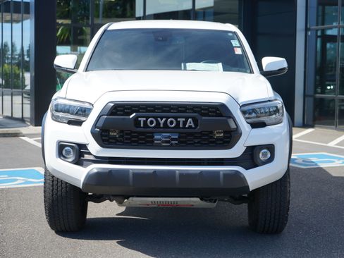 Used 2020 Toyota Tacoma TRD Off-Road w/ Technology Package AWD/4WD image 10